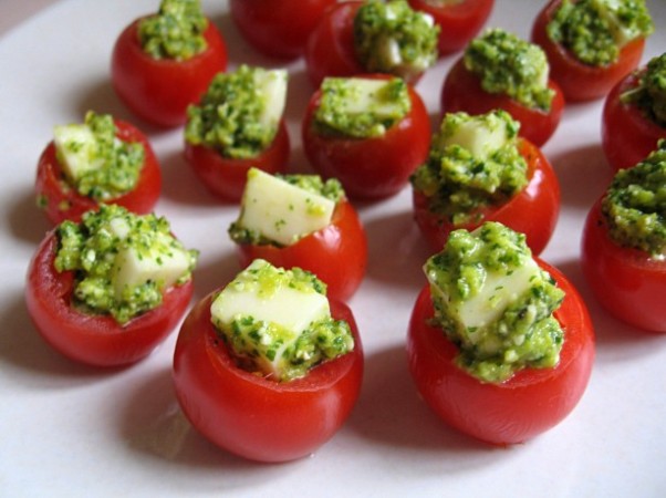 christmas party appetizers cherry tomatoes ideas cheese pesto