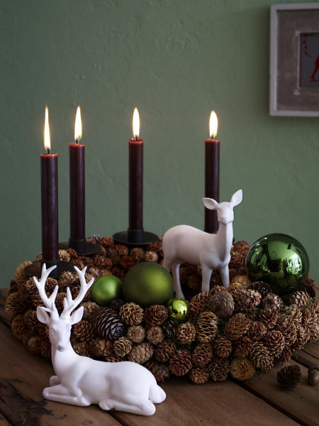 christmas-candleholders-porcelain-deer-rustic-centerpiece-decoration-green-balls-ornament-cones