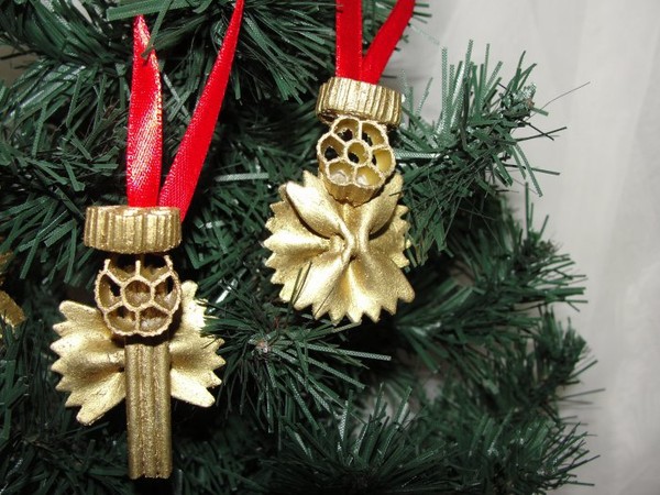 christmas-tree-crafts-gold-ornaments-pasta-angels