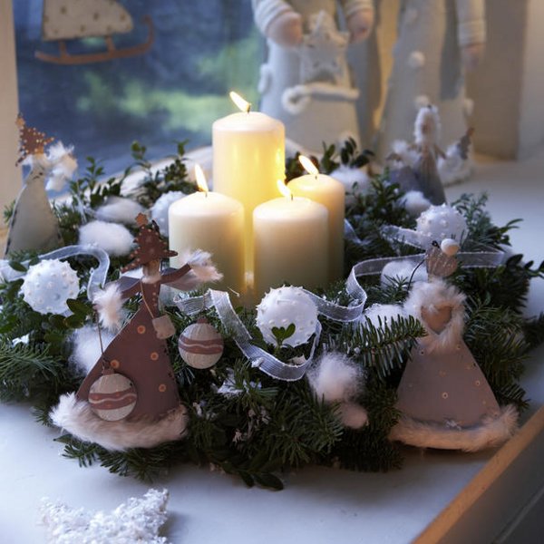 diy-christmas-candle-centerpieces-winter-table-decoration-snow-white-thin-ribbon-beautiful-festive-creation