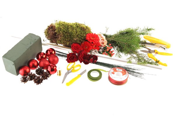 diy-christmas-gift-idea-piaflor-glass-tree-ornaments-balls-cones-gerberas-roses-fresh-flowers-moss-customizable-christmas-stocking