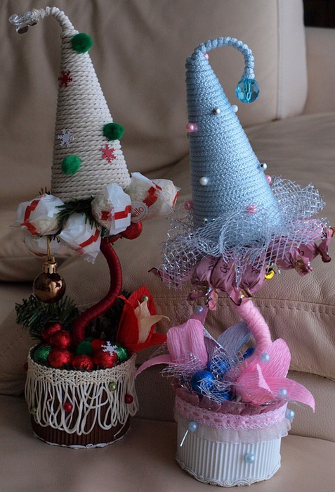 diy christmas topiary trees unique gift idea colored craft paper different type candy