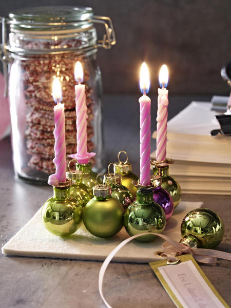 diy-festive-candle-centerpiece-beautiful-gentle-candlestick-green-glass-ball-ornaments