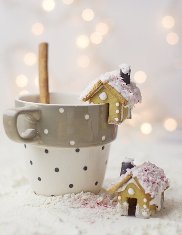 homemade-christmas-treats-kids-gingerbread-mini-house-hot-choco