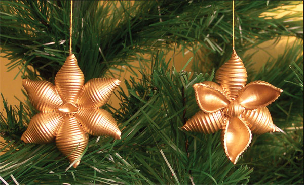 how-to-make-pasta-snowflakes-tree-ornaments-gold-paint