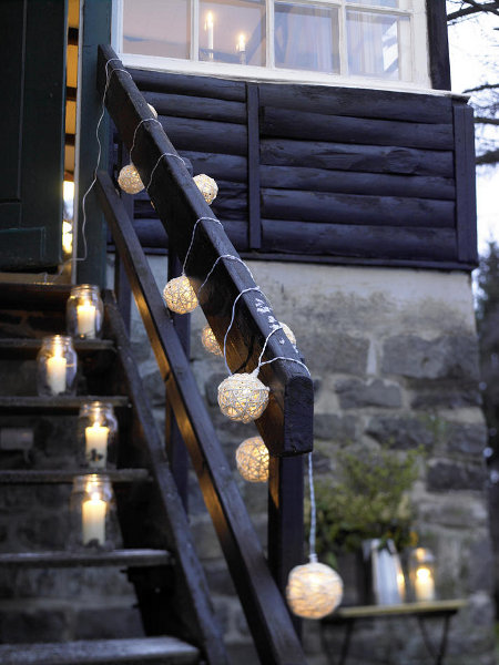 outdoor-christmas-decoration-ideas-handrails-jars-steps