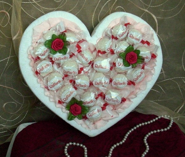 diy valentines day gift heart shaped foam raffaelo chocolates roses