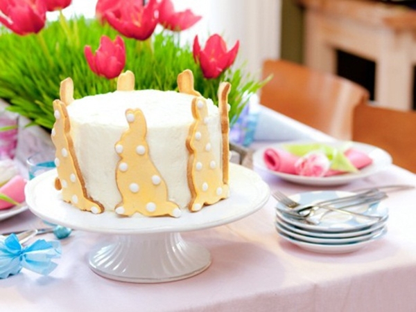 10 Easter Table Decorations Easy Crafts And Diy Treat Bags Easter Table Decorations Cake Stand Cookie Bunny Shaped Decor