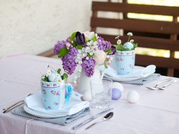 easter table setting ideas lilac jug tulips dyed eggs decor