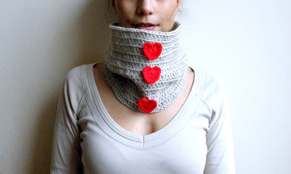 homemade valentines day gifts her knitted neckwarmer red hearts