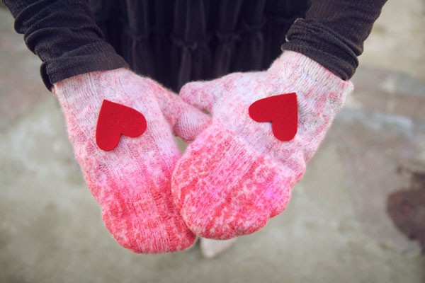 homemade valentines day gifts her pinned felt hearts mittens