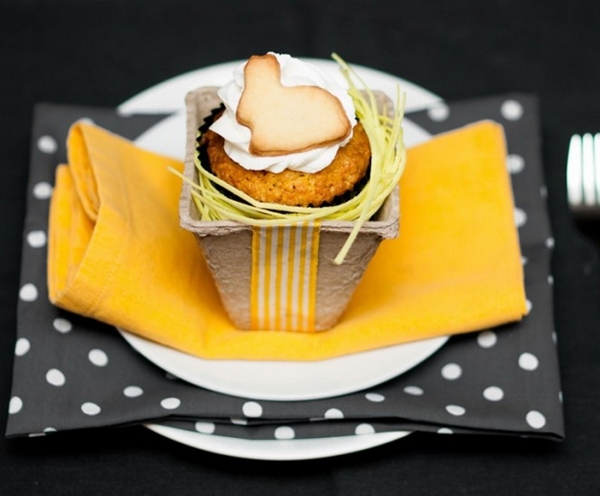 kids table party decor ideas orange black treats cupcake bunny shaped cookie topper