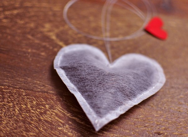 smallHomemade Valentine's Day gifts for him idea tea bag heart shape