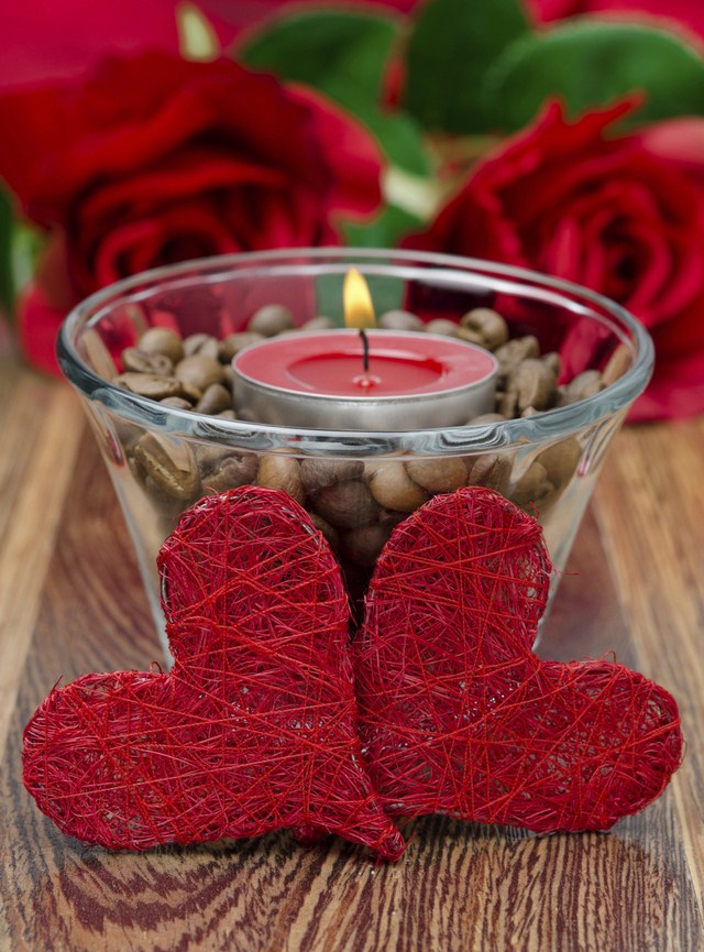 Valentine's Day decorating ideas home candle holders coffee beans