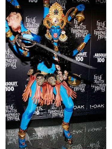 Halloween-Costumes-of-the-stars-Heidi-Klum-1