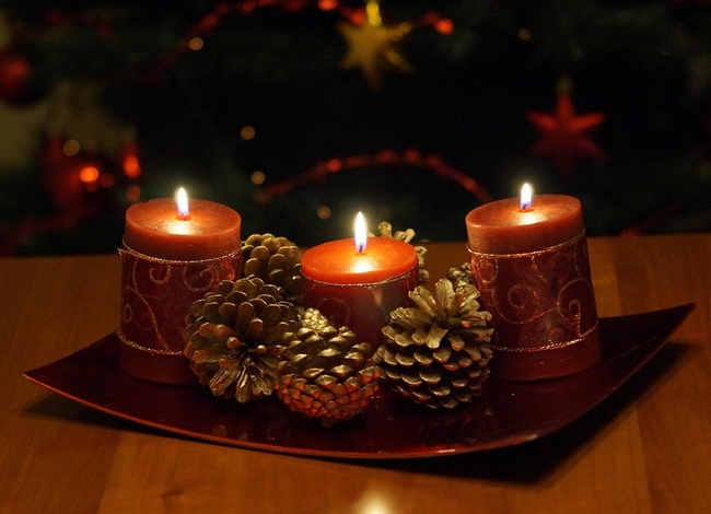 40-ideas-for-christmas-candles-on-table-00018