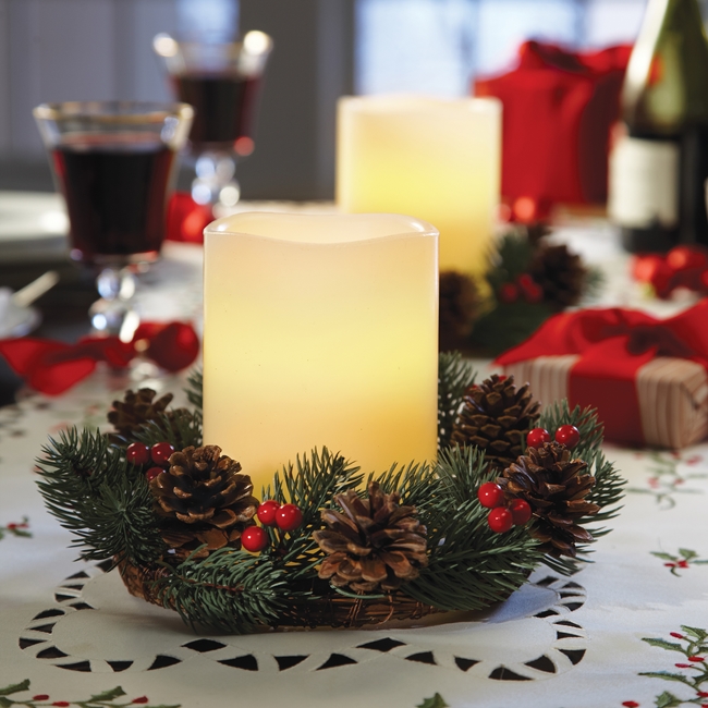 40-ideas-for-christmas-candles-on-table-00026