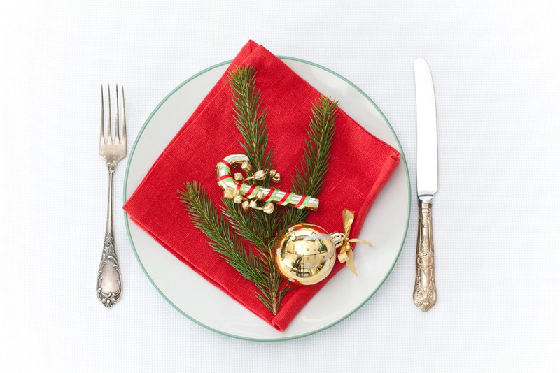 DIY-Christmas-decorating-ideas-easy-4-festive-Table-Settings-0002