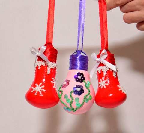 Ideas for Christmas ornaments made from light bulbs-0035