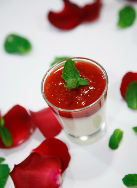 3-unique-easy-valentines-day-dessert-recipes-strawberries-compot