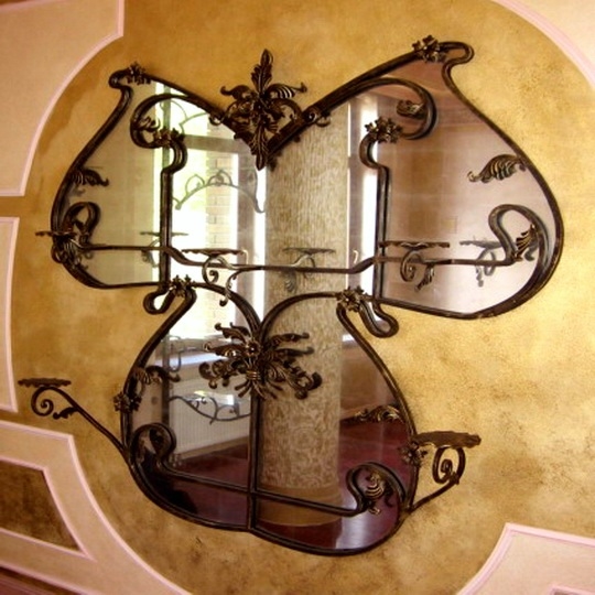 Iron-works-wall-decor-adds-symmetry-to-your-dwelling-07