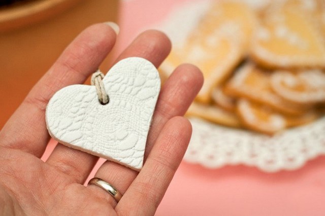 valentines-day-craft-for-kids-nice-gesture-diy-gift-idea-handmade-heart-clay-pendant