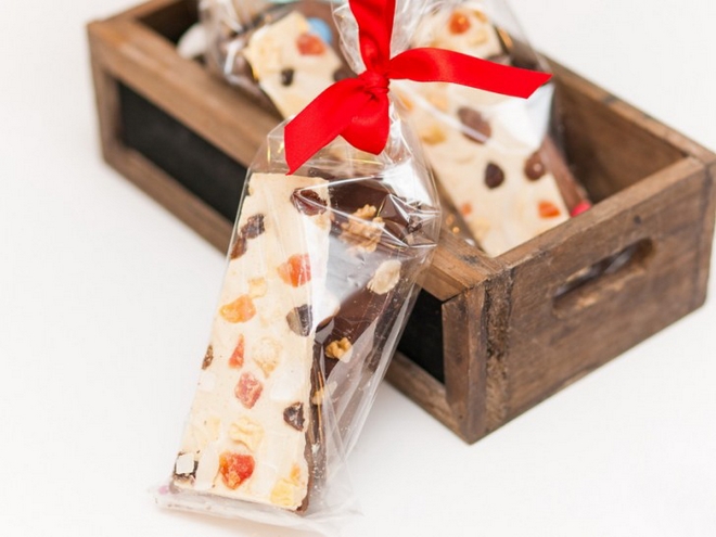 valentines-day-gift-treats-wrapped-up-chocolate-bars