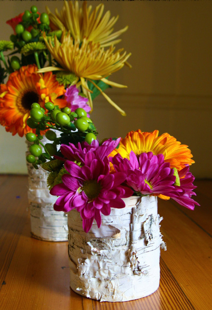 Birch-bark-crafts-nice-summer-flowers-tin-vase-01