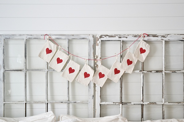 diy-valentines-day-garland-004