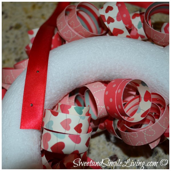 valentines-day-heart-wreath-tutorial-004