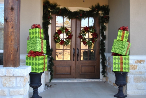 christmas-door-decorations-ideas-for-the-front-and-interior-doors-img005