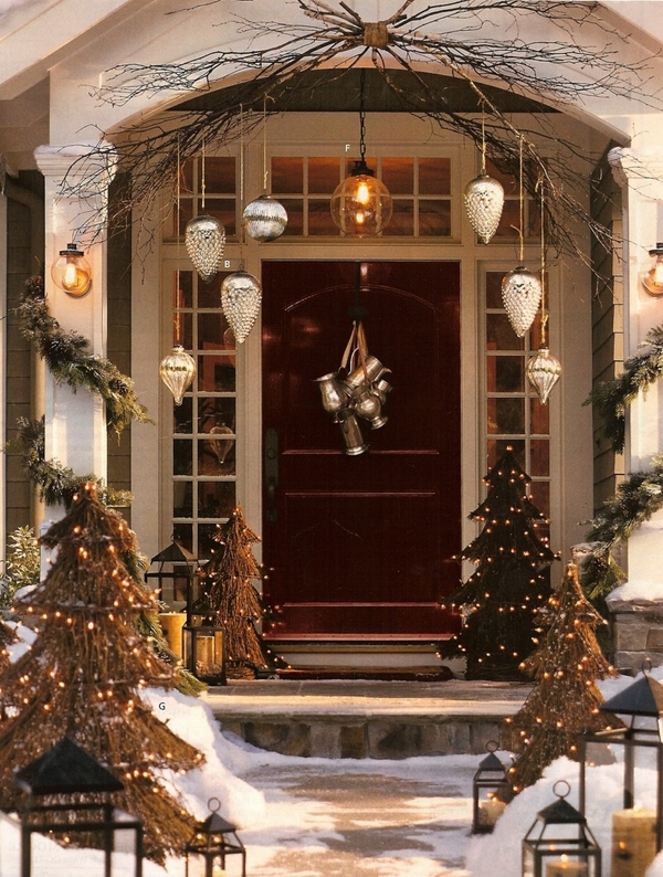 Christmas door decorations – ideas for the front and interior doors