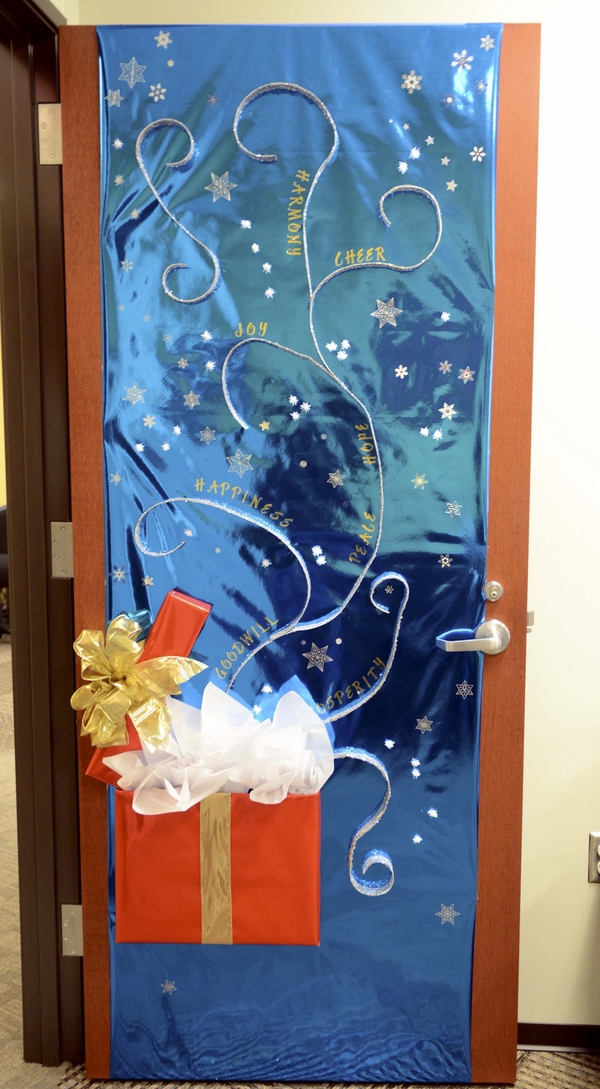 Christmas door decorations – ideas for the front and interior doors