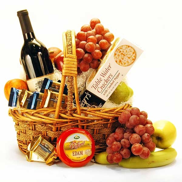 christmas-gift-basket-ideas-a-perfect-gift-for-friends-and-family-img001