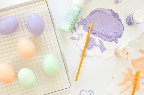 diy-easter-eggs-decoration-confetti-dipped-easter-eggs-004