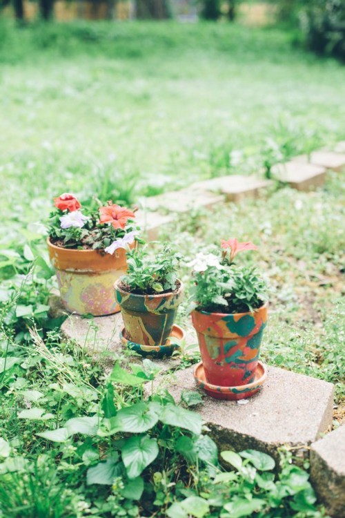 DIY-flower-pots-with-nail-polish-img005