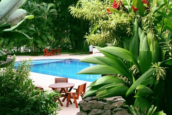 tropical-pools-beautiful-and-exotic-landscape-ideas-img009