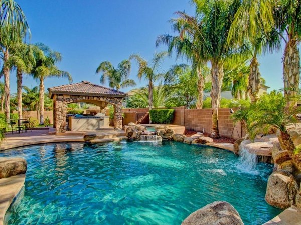 Tropical pools – beautiful and exotic landscape ideas