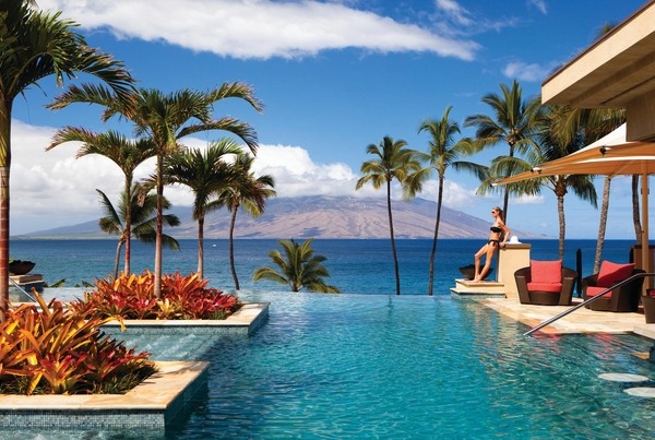 tropical-pools-beautiful-and-exotic-landscape-ideas-img015