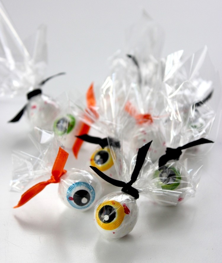 creative-ideas-and-instructions-for-halloween-candy-wrappers-diy-masters-img010