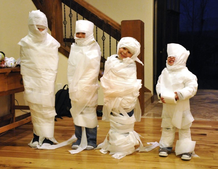 halloween-games-7-ideas-with-children-indoors-and-outdoors-diymasters-img004