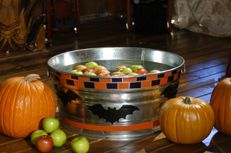 halloween-games-7-ideas-with-children-indoors-and-outdoors-diymasters-img007