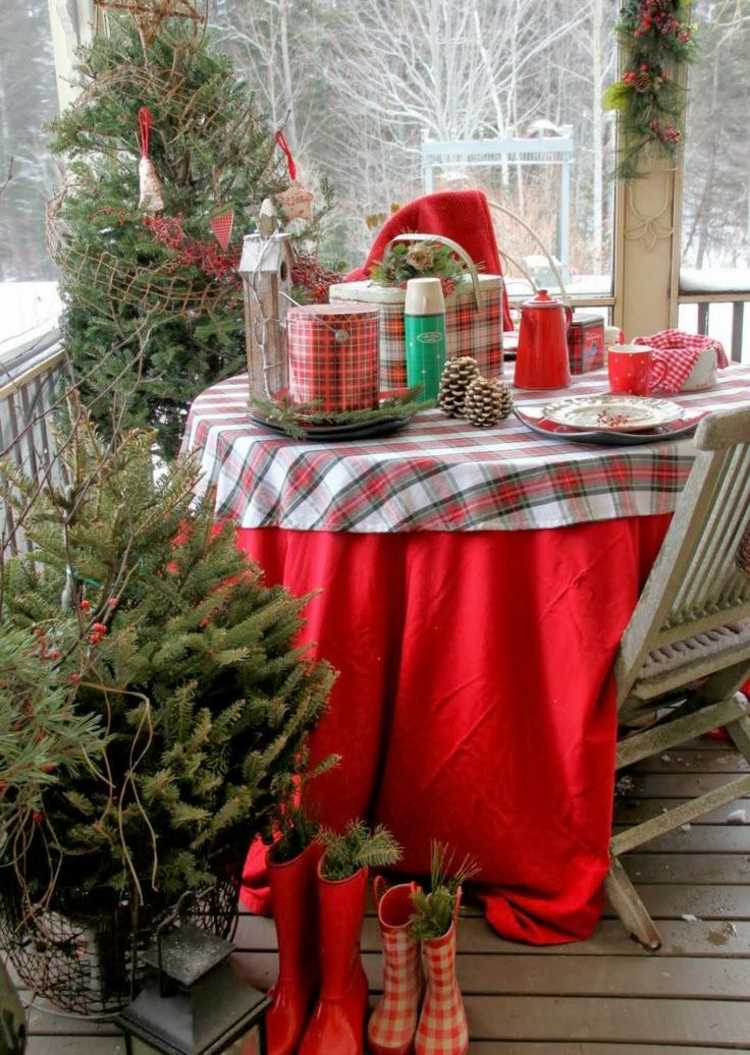 Christmas decoration on the balcony in winter shape - 16 beautiful ...