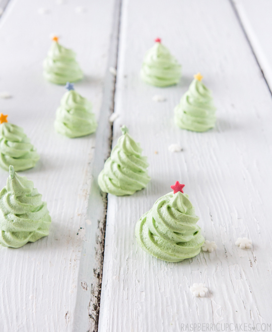 christmas-mess-with-christmas-tree-meringues-diy-masters-img007