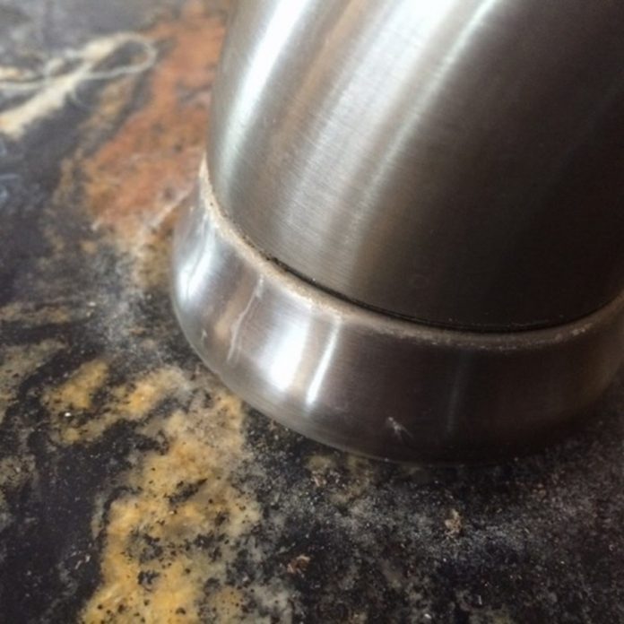 How to remove hard water stains from granite countertops? — DIY Masters