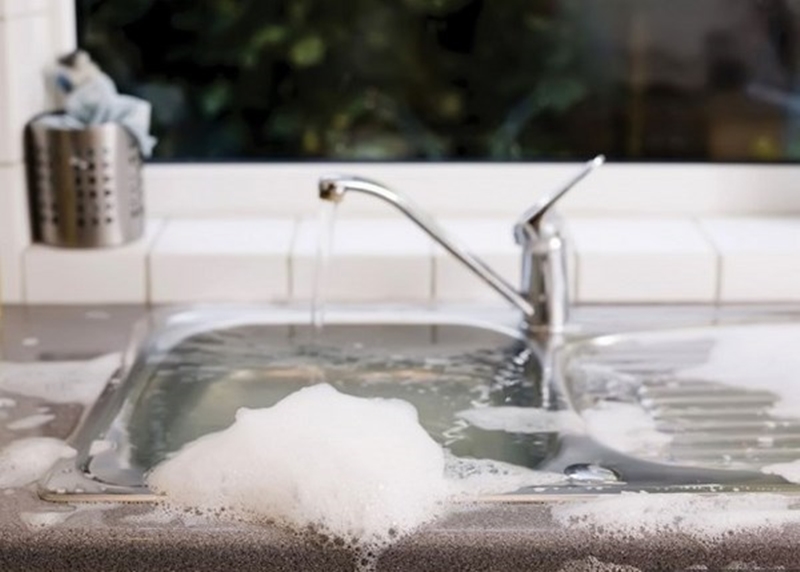 The Dos and Don'ts of Clearing a Clogged Sink